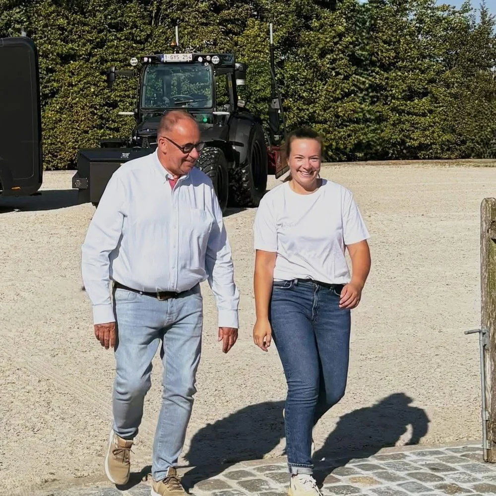 Jan et Odile, fondateurs d'Equi-P, entreprise familiale spécialisée en pistes équestres