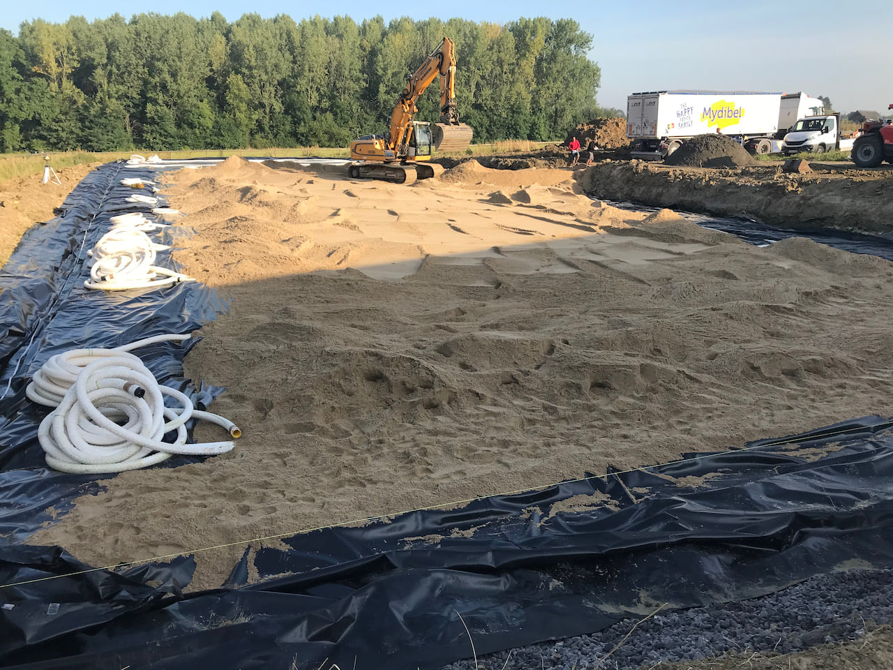 Le Clos d'Arion - Zandaanleg met machines Le Clos d'Arion - Zandaanleg met machines